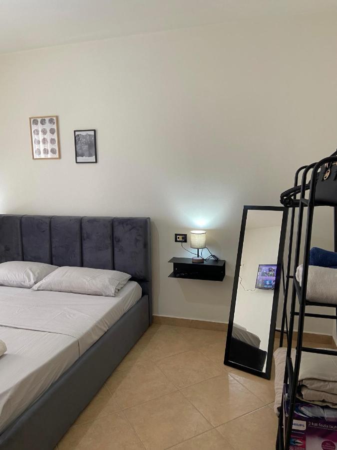 Seaside Apartment Durres Bagian luar foto