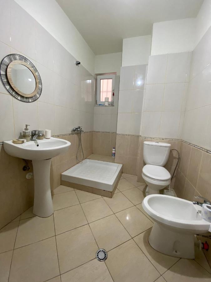 Seaside Apartment Durres Bagian luar foto